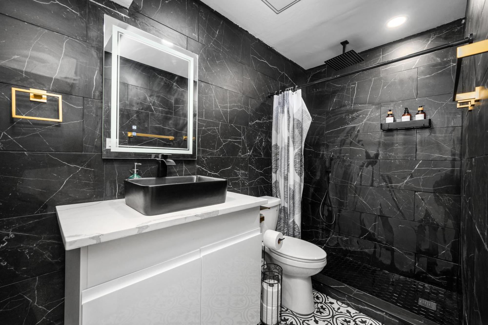 Апартаменты Bright & Airy Apt Close To Everything With Free Park Хьюстон Экстерьер фото